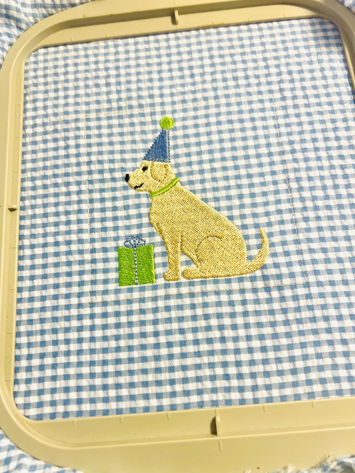 Birthday Party Dog & Hat with Present , Machine Embroidery Design, 5 Sizes, PES DST JEF Incl Digital Instant Download