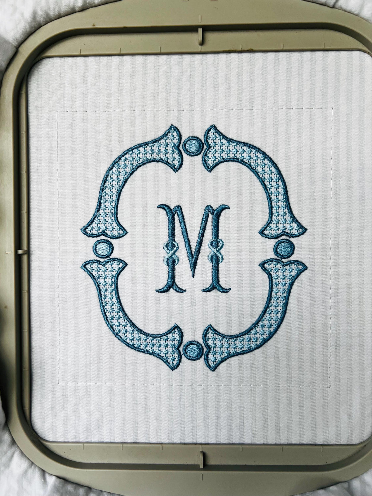French Knot Fill Fishtail Satin Outline Monogram Frame, Machine Embroidery Design, 5 Sizes, PES DST+++ Incl Digital Instant Download