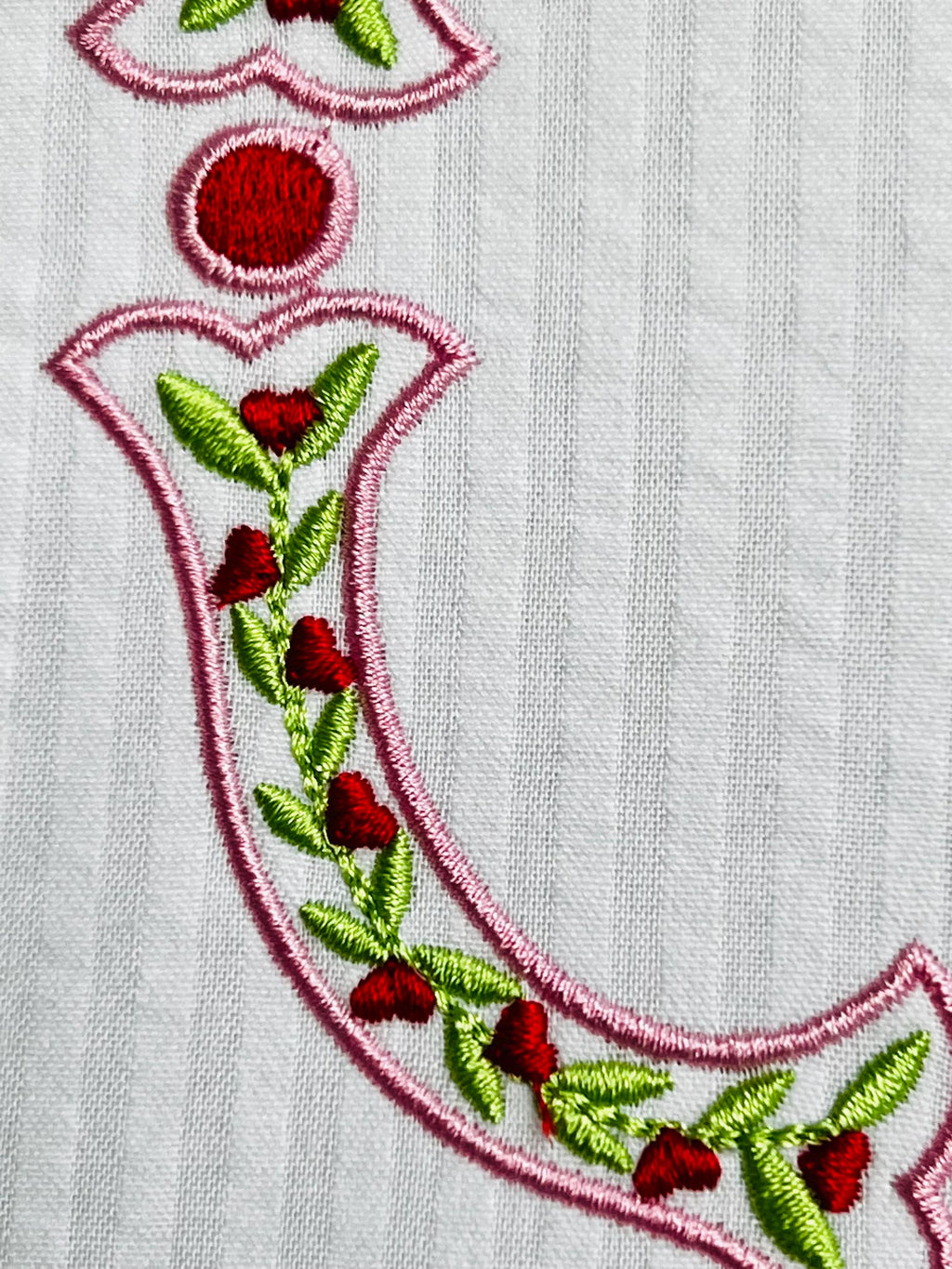 Valentine Fishtail Satin Outline & Vine Monogram Frame, Machine Embroidery Design, 7 Sizes, PES DST+++ Incl Digital Instant Download